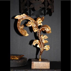 DISTRESSED GOLDEN ACANTHUS SCROLL METAL SCULPTURE ON STAND